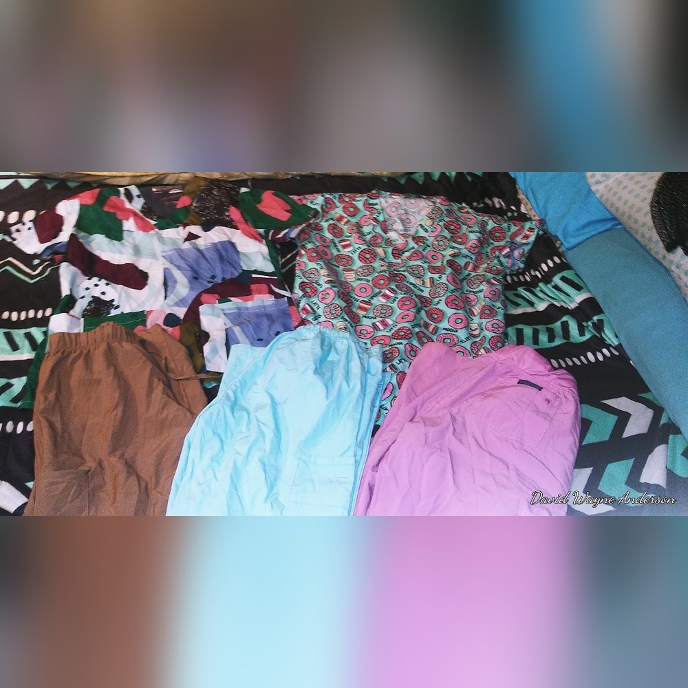 Colorful Scrub 2 Tops and 3 Pants Set Lot Of 5 All Size Small
